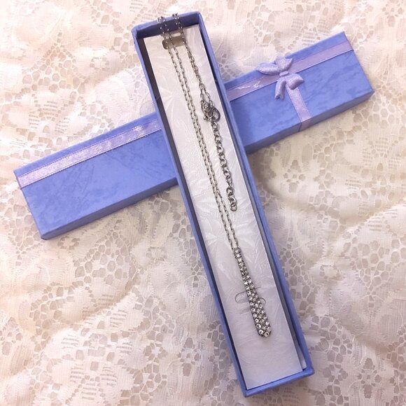 New Monet White Clear Crystal Teardrop Charm Pendant Silver Tone Necklace - Picture 2 of 11